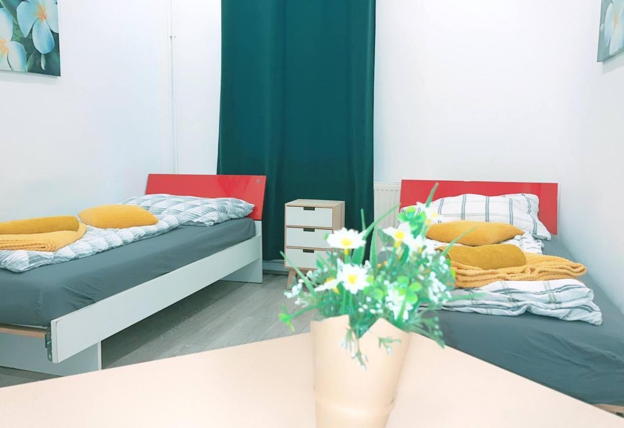 Comfort Triple Room Hn Vienna Luaran gambar