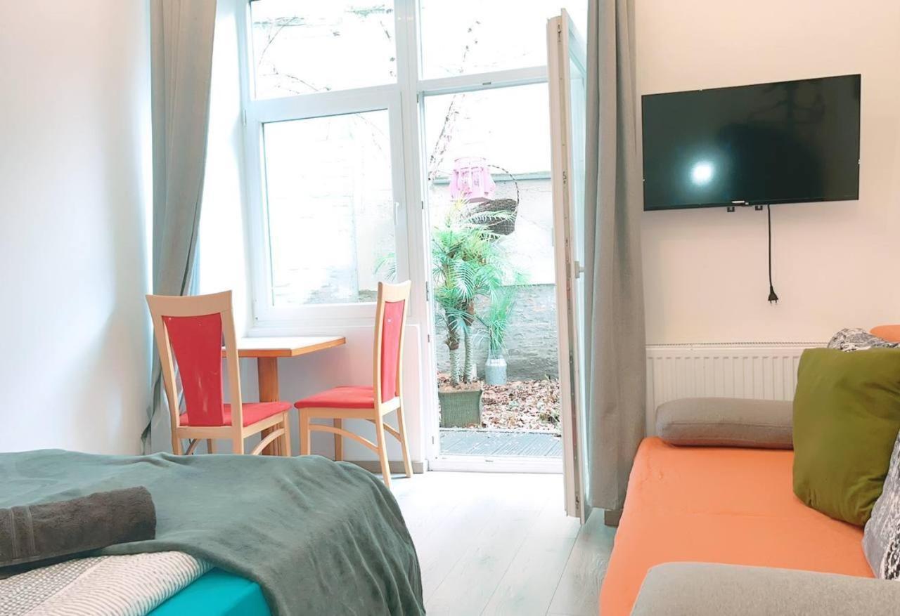 Comfort Triple Room Hn Vienna Luaran gambar