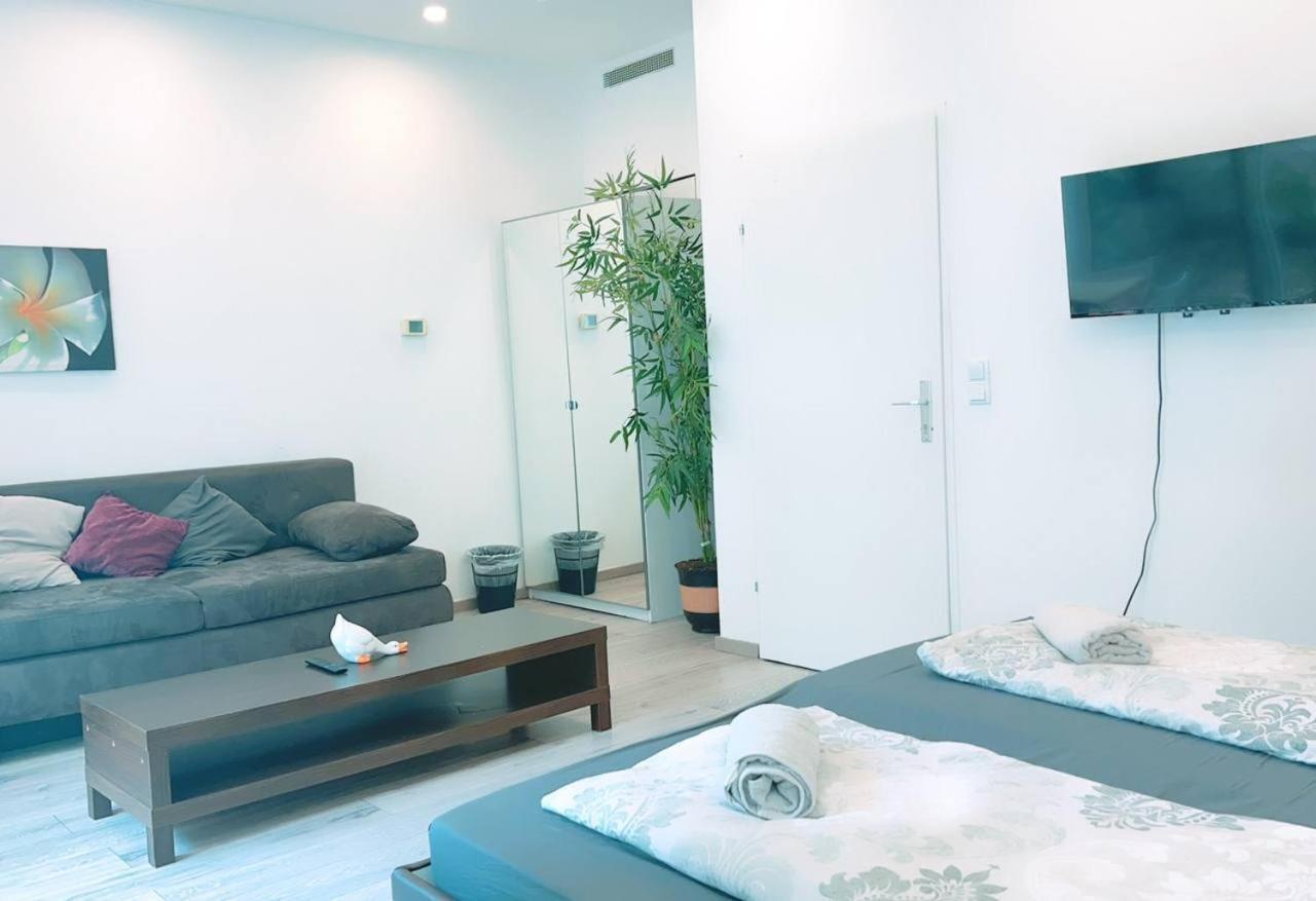 Comfort Triple Room Hn Vienna Luaran gambar
